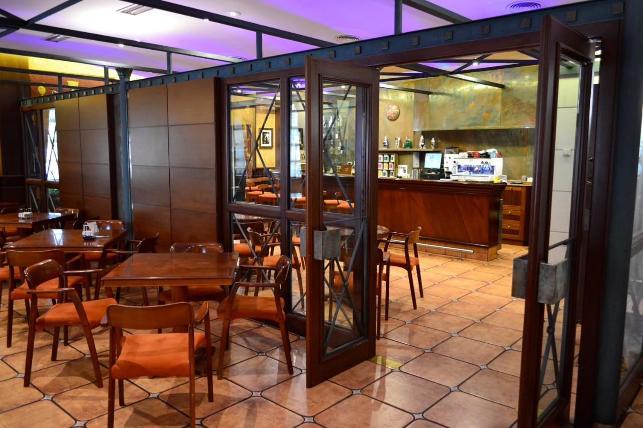 פרול Hotel Alda El Suizo מראה חיצוני תמונה