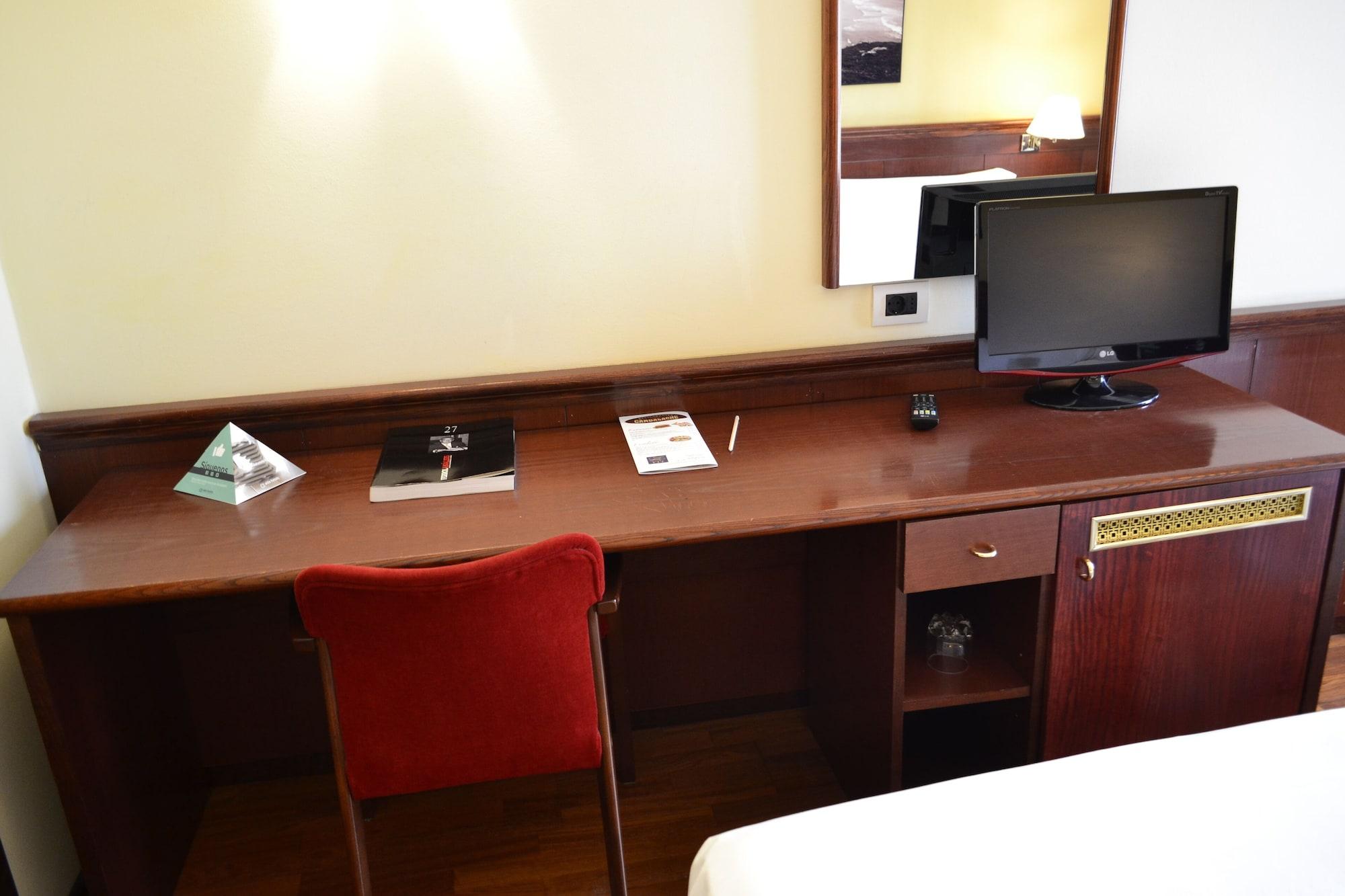 פרול Hotel Alda El Suizo מראה חיצוני תמונה