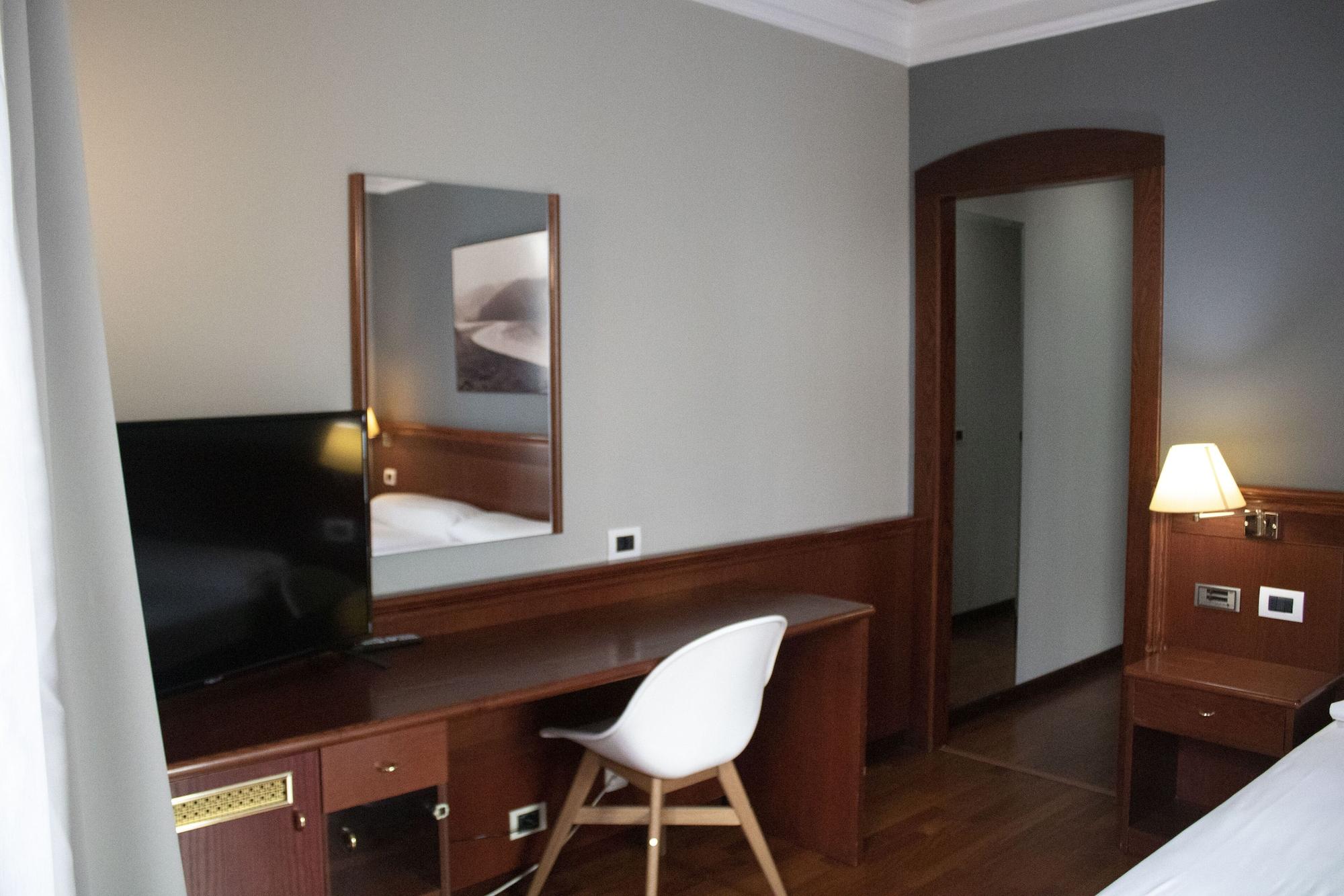 פרול Hotel Alda El Suizo מראה חיצוני תמונה