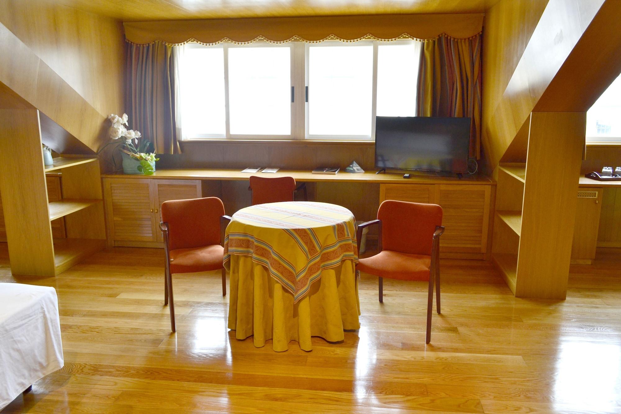 פרול Hotel Alda El Suizo מראה חיצוני תמונה